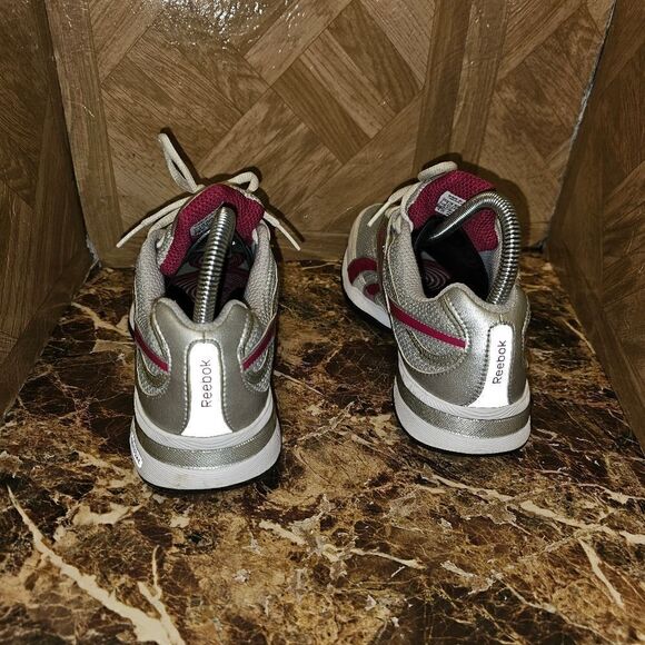 Reebok women's easytone toning walking shoe size 7. 031 - Picture 3 of 10